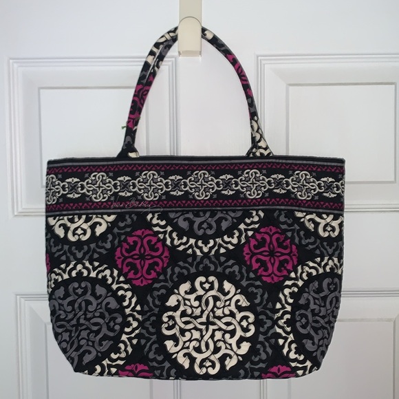 Vera Bradley ran Berry Magenta Holiday Tote Bag - Picture 2 of 6